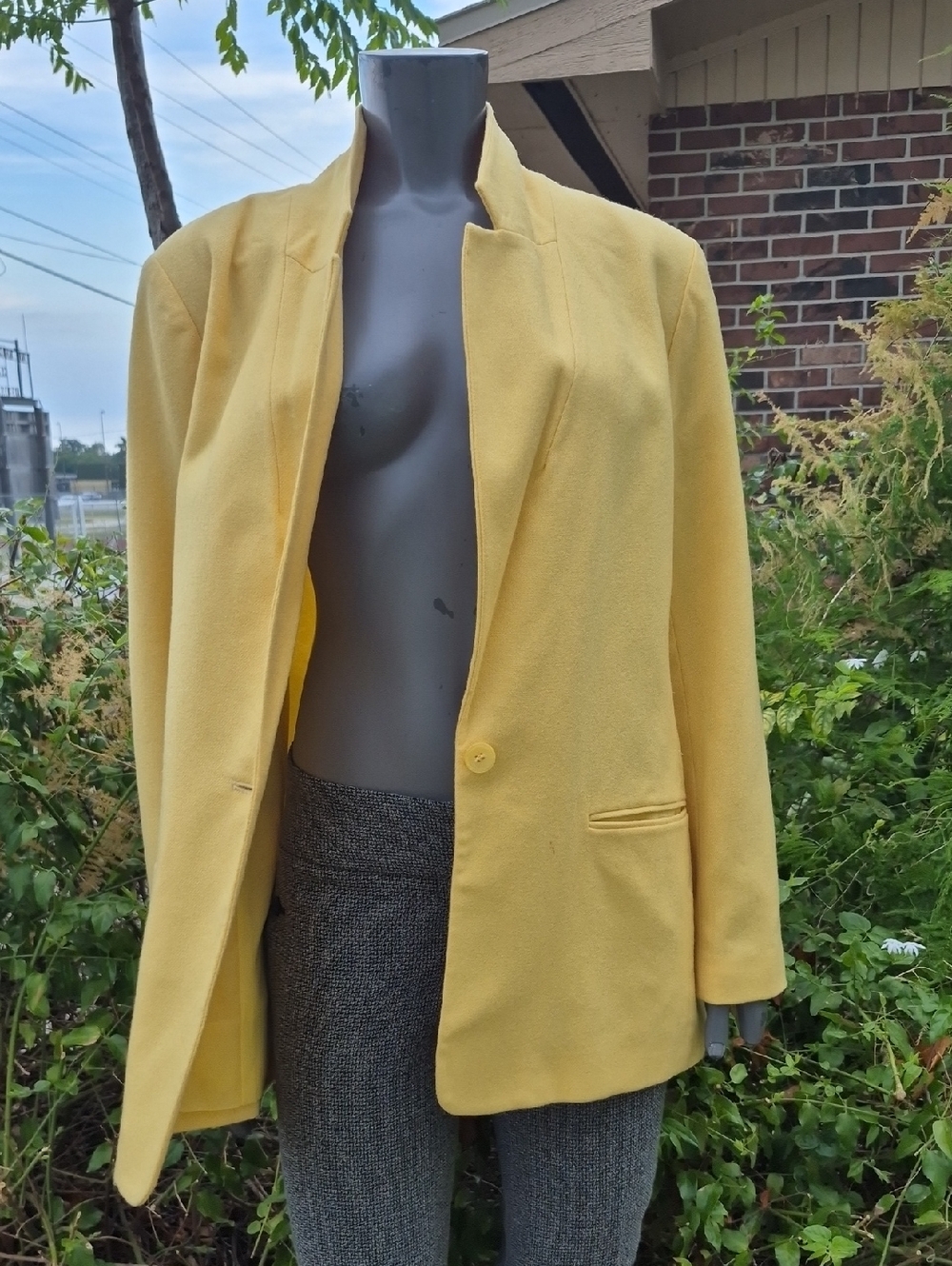 J. G. Hook (El Salvador) Ladies Vintage Yellow Pure Wool (1) Button Blazer